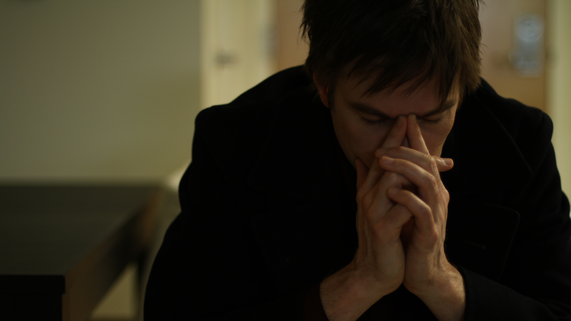Robert-McAtee-Scene-Hands-Face